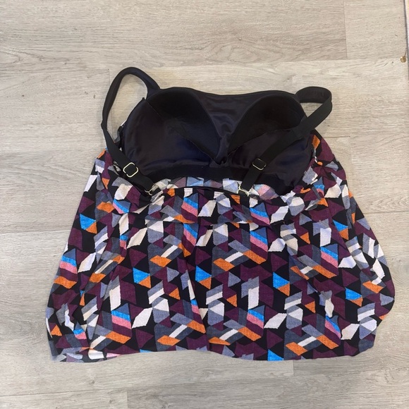 Dreamsuit Plus Women’s Tankini Top Black Geometric Pattern Size 22W - Picture 3 of 4